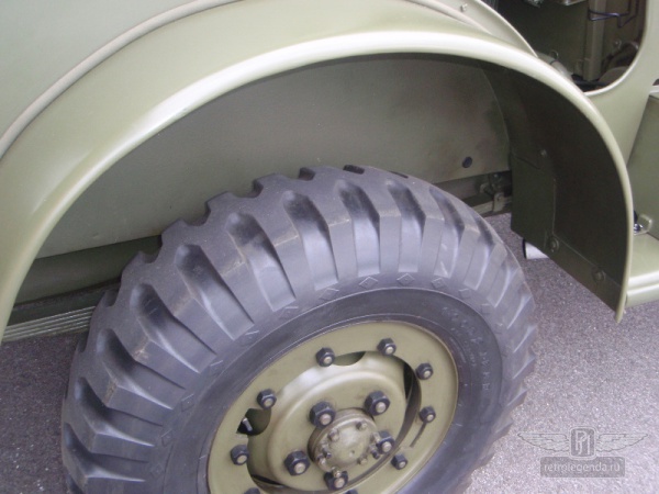ретро автомобиль Dodge WC57 Command car 1944 год выпуска 