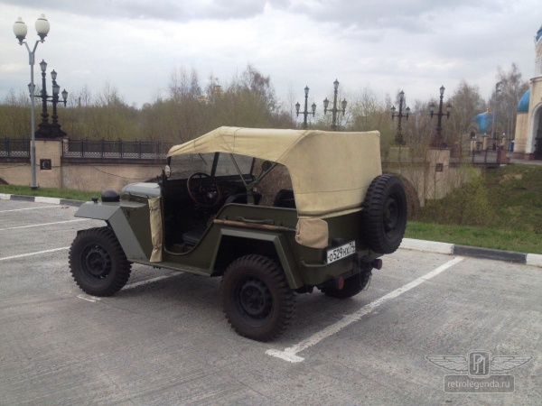 ретро автомобиль ГАЗ 67 1949 год выпуска 