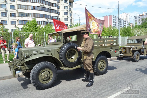 ретро автомобиль Dodge WC52 1942 год выпуска 