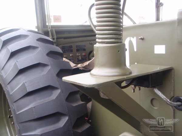 ретро автомобиль Dodge WC57 Command car 1944 год выпуска 