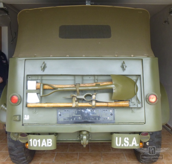 ретро автомобиль Dodge WC57 Command car 1944 год выпуска 