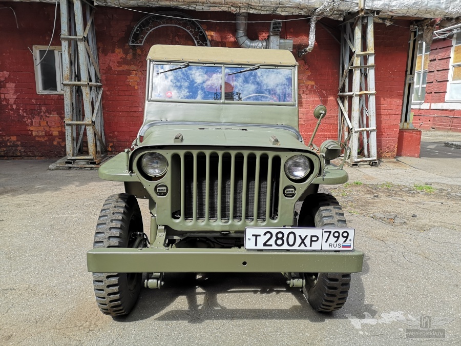 ретро автомобиль Willys MB 1944 год выпуска 