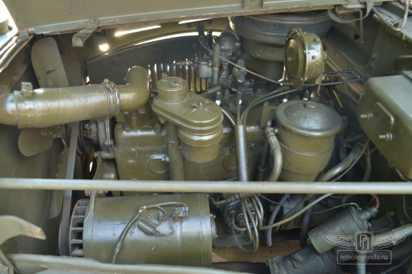 ретро автомобиль Dodge WC52 1942 год выпуска 