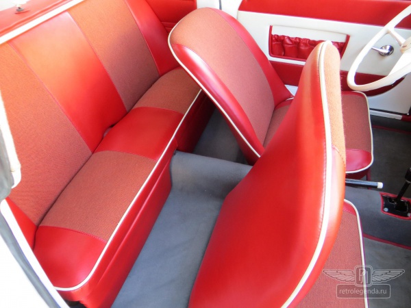 ретро автомобиль Goggomobil TS250 Coupe 1965 год выпуска 