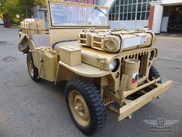 ретро автомобиль Willys Ford GPW Sahara 1942 год выпуска 