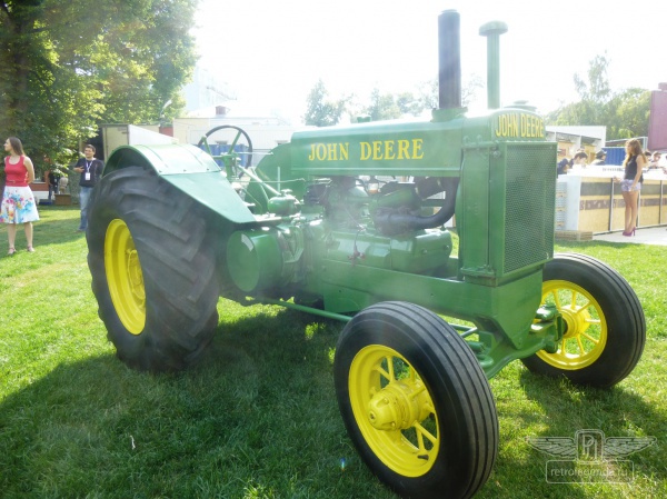 ретро автомобиль John Deere 'AR' 1935 год выпуска 