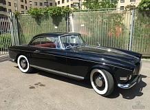 ретро автомобиль BMW 503 Coupe