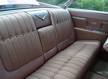 ретро автомобиль Cadillac DeVille Coupe