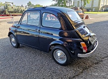ретро автомобиль FIAT 500