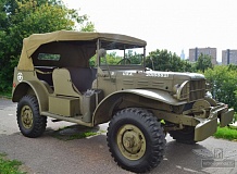 ретро автомобиль Dodge WC56