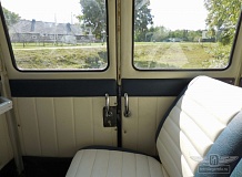 ретро автомобиль Volkswagen T1 Samba Bus