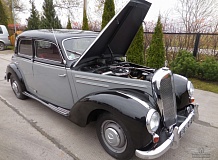 ретро автомобиль Mercedes-Benz 220 Berline Export