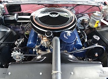 ретро автомобиль Cadillac DeVille Coupe