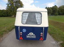 ретро автомобиль Volkswagen T1 Samba Bus