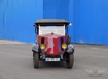ретро автомобиль Renault NN