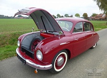 ретро автомобиль Tatra T600 "Tatraplan"