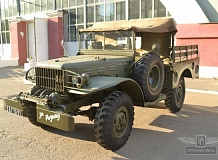 ретро автомобиль Dodge WC52