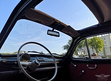ретро автомобиль FIAT 500