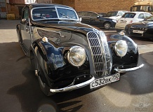 ретро автомобиль BMW 327 Coupe Autenrieth