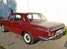 ретро автомобиль Волга ГАЗ М24 D