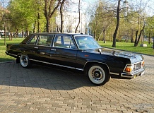 ретро автомобиль Чайка ГАЗ 14-02