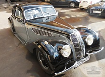 ретро автомобиль BMW 327 Coupe Autenrieth