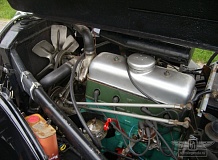 ретро автомобиль Citroen 11С Traction Avant F