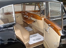 ретро автомобиль Rolls Royce Silver Cloud Long Wheelbase Coachwork by Park Ward Ltd.
