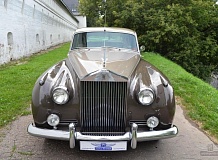 ретро автомобиль ROLLS-ROYCE SILVER CLOUD