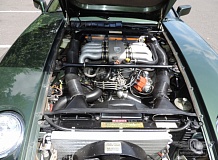 ретро автомобиль Porsche 928