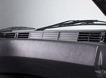 ретро автомобиль BMW 635CSi M