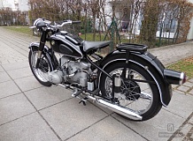 ретро автомобиль BMW R51/2