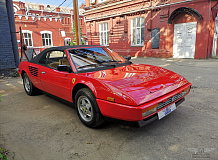ретро автомобиль Ferrari Mondial 3.2 Cabriolet