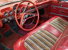 ретро автомобиль Chevrolet Impala Convertible