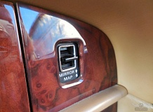 ретро автомобиль Rolls Royce Silver Spur Series 1