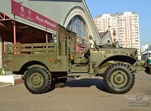 ретро автомобиль Dodge WC52