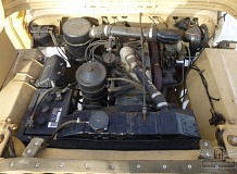 ретро автомобиль Willys Ford GPW Sahara