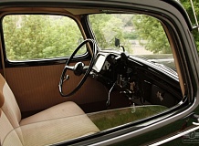 ретро автомобиль Citroen 11С Traction Avant F