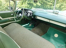 ретро автомобиль Buick LeSabre Coupe