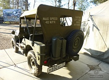 ретро автомобиль Willys MB