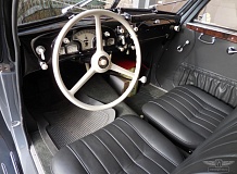 ретро автомобиль BMW 327 Coupe Autenrieth