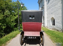 ретро автомобиль Renault AG-1 Taxi de la Marne