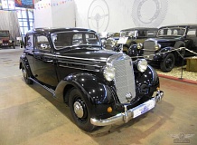 ретро автомобиль Mercedes-Benz 170S