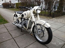 ретро автомобиль BMW R51/3