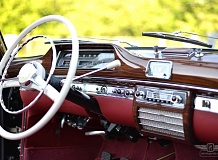 ретро автомобиль Mercedes-Benz 220S Cabrio