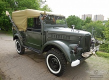 ретро автомобиль ГАЗ 69 