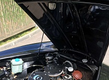 ретро автомобиль BMW 503 Coupe