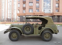 ретро автомобиль Dodge WC58 Radio Command car
