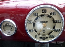 ретро автомобиль Tatra T600 "Tatraplan"