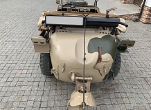 ретро автомобиль Volkswagen Schwimmwagen Typ 166 